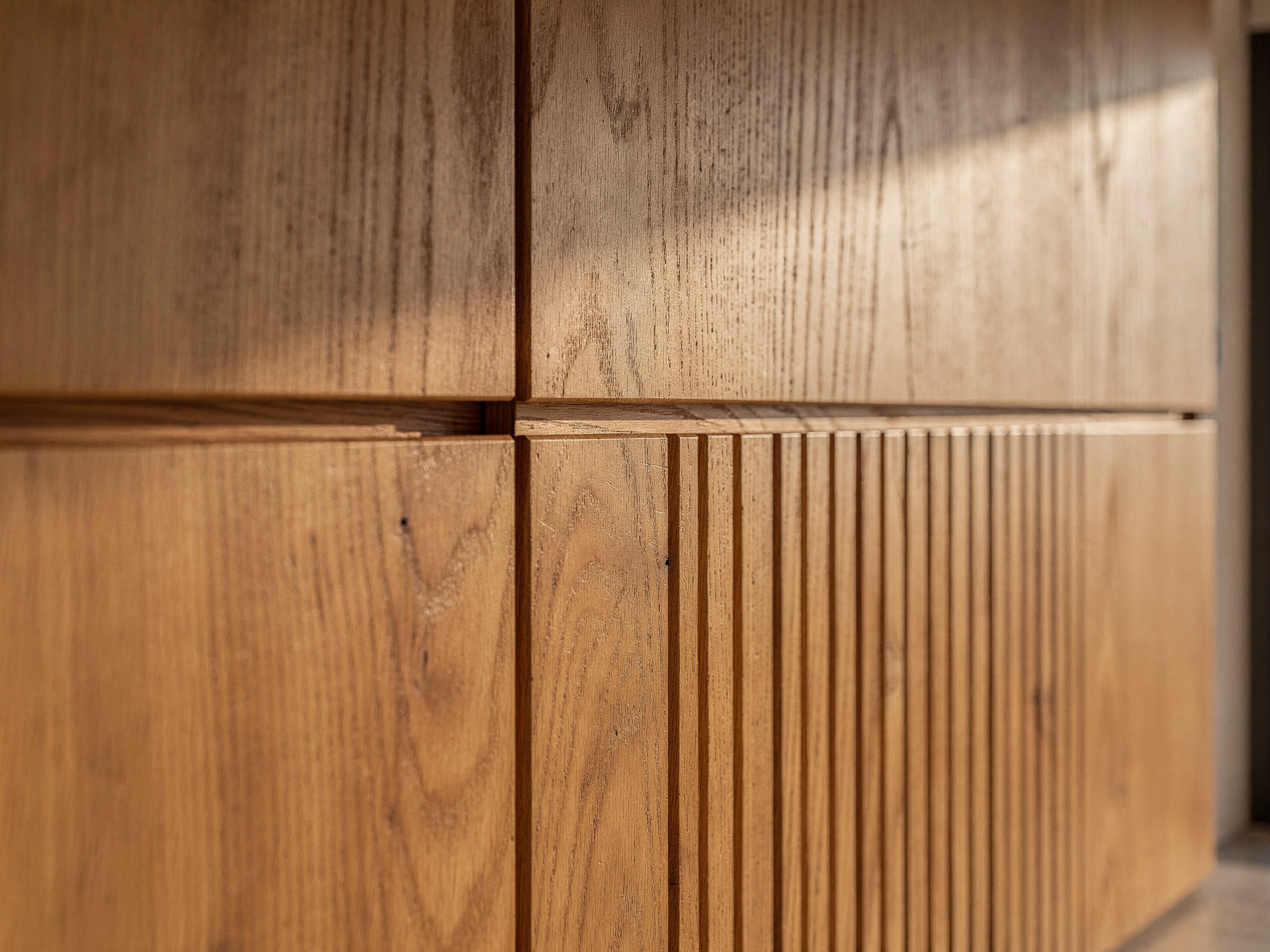 Clean essential media wall with hidden cables in Marchmont, Edinburgh