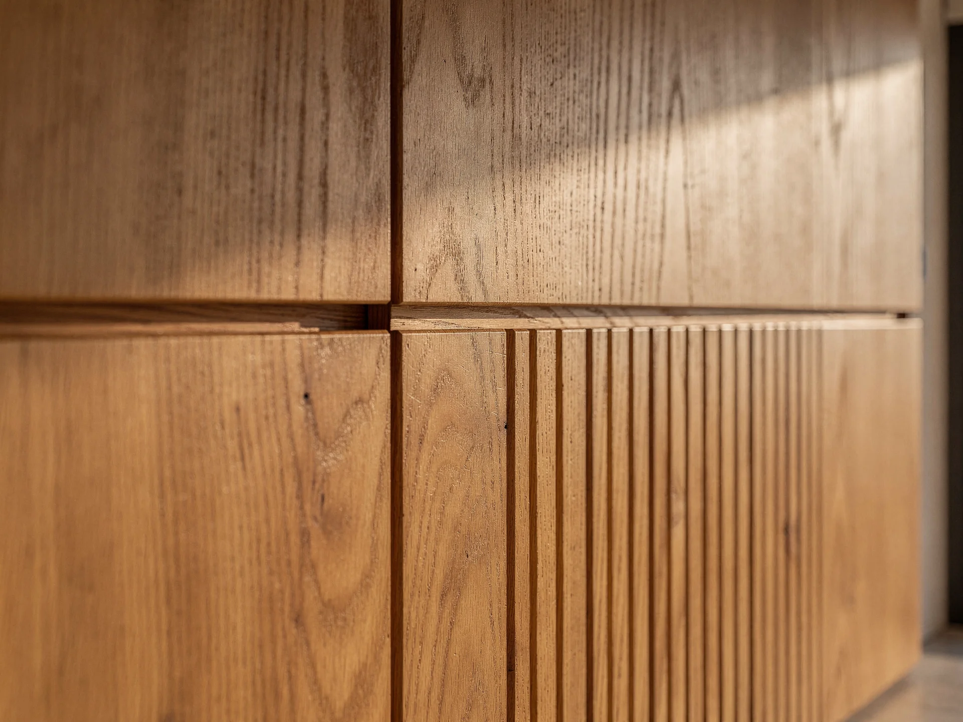 Clean essential media wall with hidden cables in Marchmont, Edinburgh